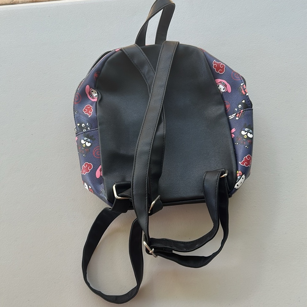 Hello Kitty Kids Backpack - Dark Blue and Pink - Picture 2 of 3